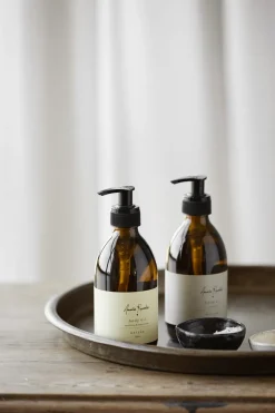 Amalie Rosalie Kropspleje > Ground Kropsolie 300 ml, Geranium/Lemon/Patchouli/Sandelwood