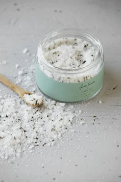 Amalie Rosalie Øvrige Tilbehør Til Livsstil > Herb Badesalt 230 g, Peppermint/Tea Tree