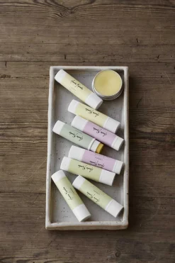 New Amalie Rosalie Læbepomade 5 ml, Geranium/Roman Chamomile
