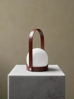 Audo Copenhagen Udendørs Bordlamper|Lamper Til Haven Og Terrassen > Carrie Trådløs Bordlampe H24.5 cm, Burned Red