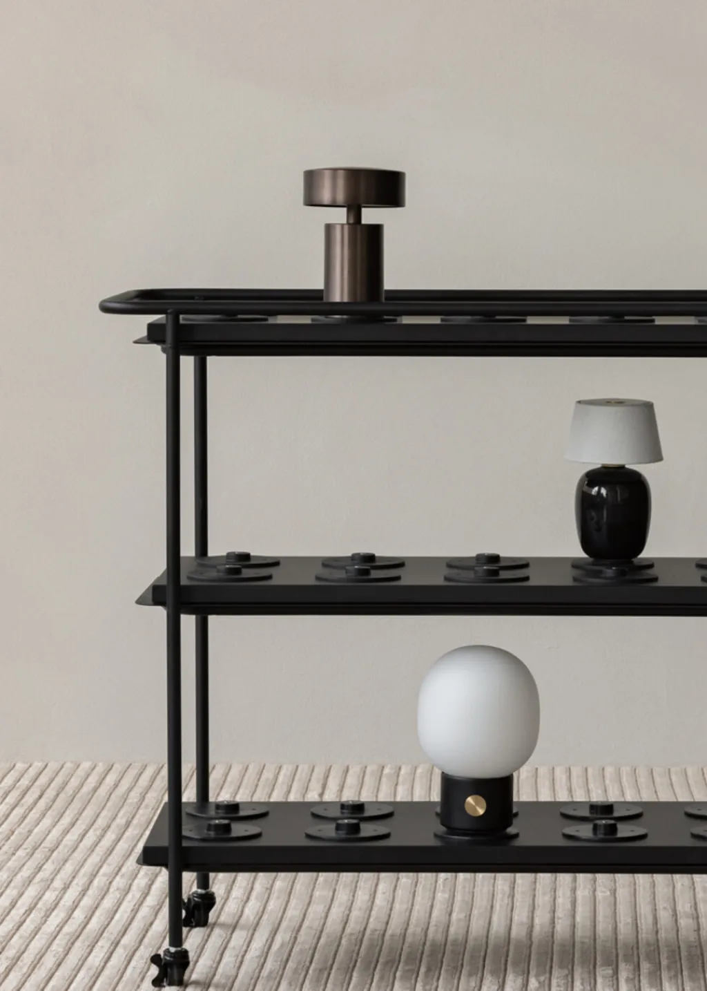 Audo Copenhagen Opladere > Opladningsvogn til Portable Lampe 87,8 cm, Pulverlakeret Stål