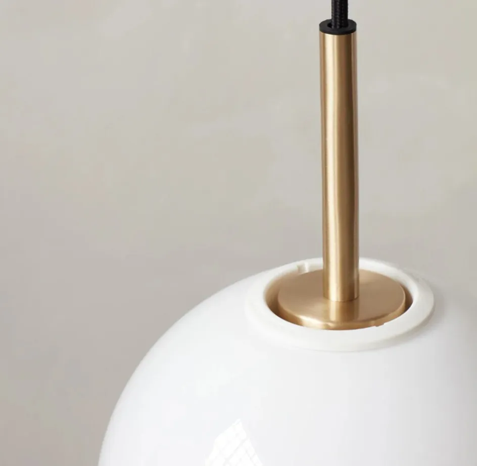 Outlet Audo Copenhagen TR Bulb Pendel ?20 cm, Mat Opal/Messing