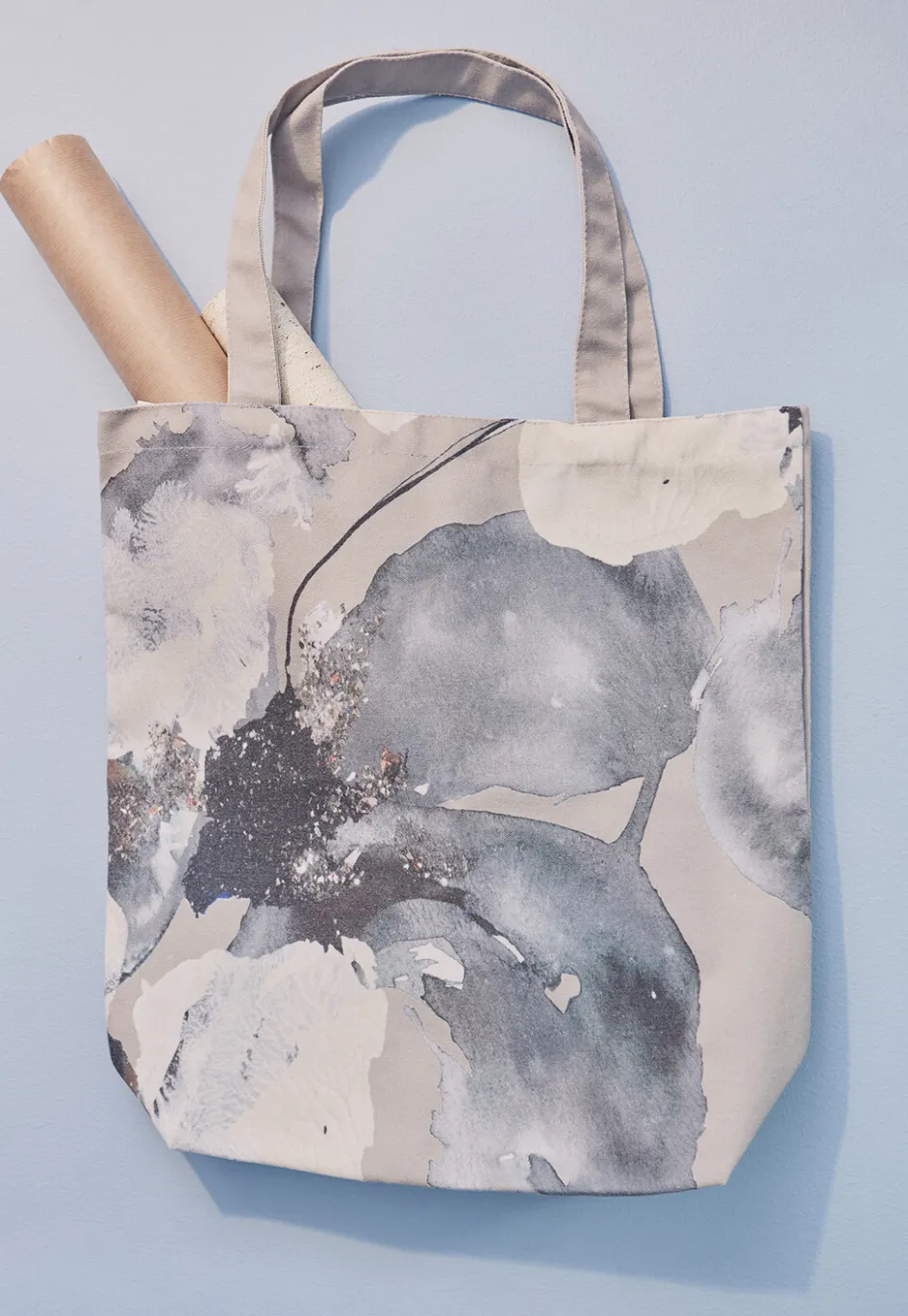 New AYTM FLOREO Mulepose 46x44,5 cm, Taupe/Grå/Sort