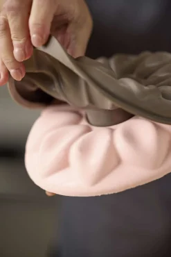 Blomsterbergs Bageforme > Blomst Mousseform ?20 cm, Latte