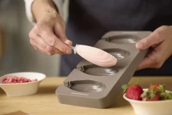 Blomsterbergs Isterningebakker Og Isforme|Opbevaring Til Køkkenet > Madeleine Ispindeform til 4 stk, Latte