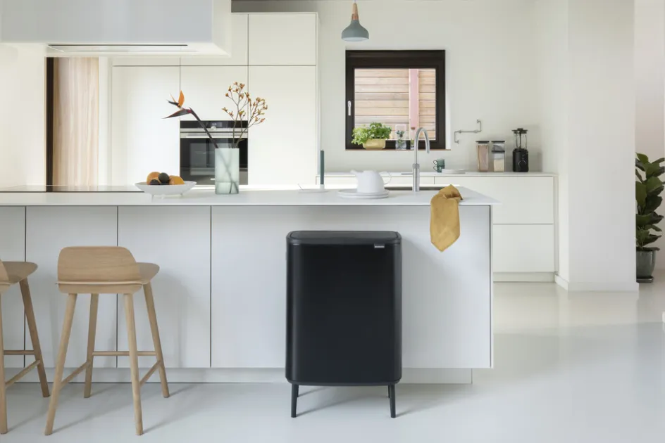 Brabantia Bo Touch Affaldsspand Hi , Mat Sort