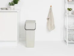 Outlet Brabantia Sort & Go Affaldsspand m. Låg 40 L, Lys Grå