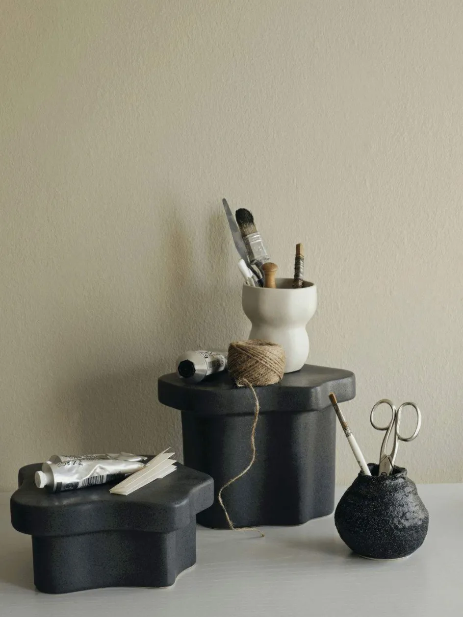 Outlet Broste Copenhagen Sonja Piedestal H, Sort