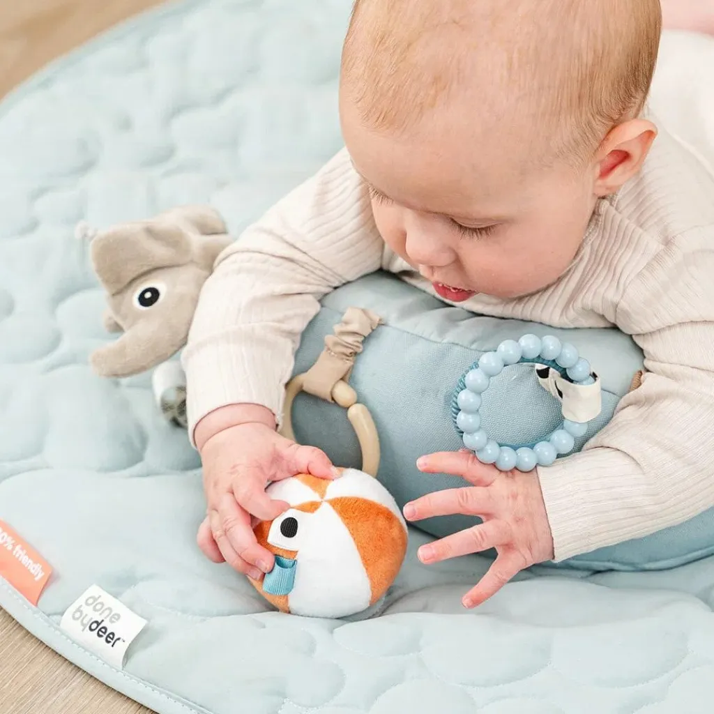 Børn Done By Deer Motorisk Legetøj > Playground Tummy Time Aktivitetspude 33x16 cm, Blå