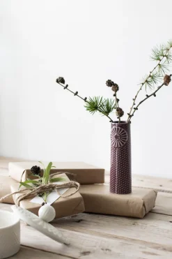 Best Dottir Nordic Design Pipanella Dot Vase H12,5 cm, Aubergine