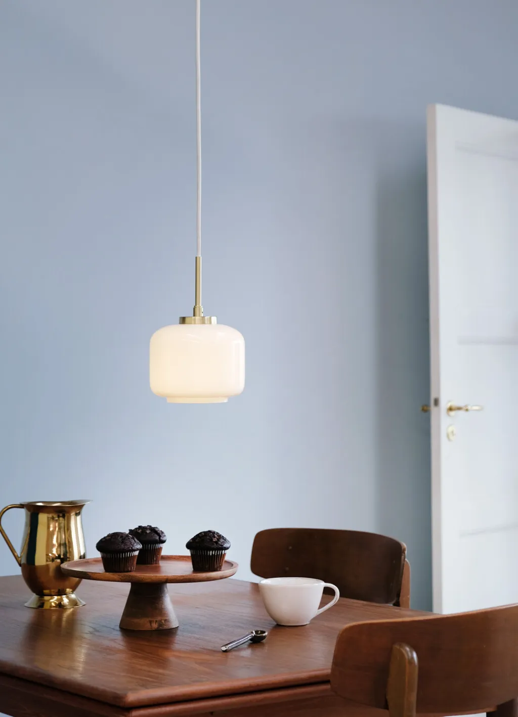 Dyberg Larsen Lamper Til Kontoret|Lamper Til Køkkenet > Arp Pendel Ø15 cm, Opal Hvid/Mat Messing