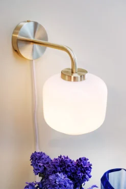Discount Arp Væglampe 25,5 cm, Opal Hvid/Mat Messing Lamper Til Soveværelset|Lamper Til Køkkenet
