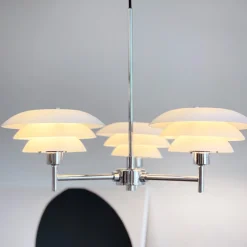 Best Dyberg Larsen DL20 Lysekrone Ø50 cm, Opal/Krom