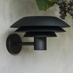 Discount Dyberg Larsen DL31 Udendørs Væglampe 31 cm, Sort