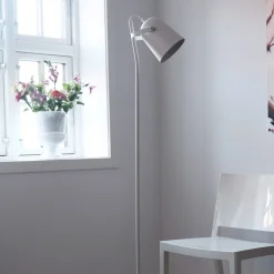 Best Dyberg Larsen Oslo Gulvlampe 135 cm, Mat Hvid