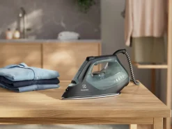 Discount Electrolux REFINE 700 Strygejern, Ocean Green