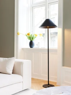 New Halo Design Hygge Gulvlampe H, Sort