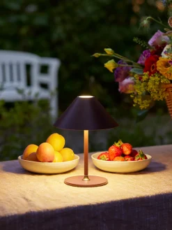 Halo Design Hygge Trådløs Bordlampe LED H, Rød