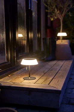 Halo Design Solar Trådløs Bordlampe LED H19 cm, Sort/Opal
