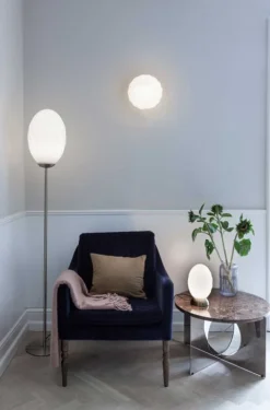 Hot Halo Design Twist Gulvlampe Ø25 cm, Opal/Messing