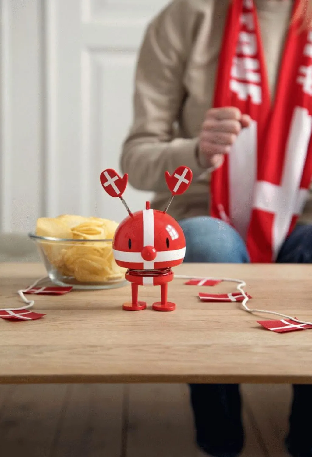Hoptimist Stue|Træfigurer Og Figurer > Roligan , Rød