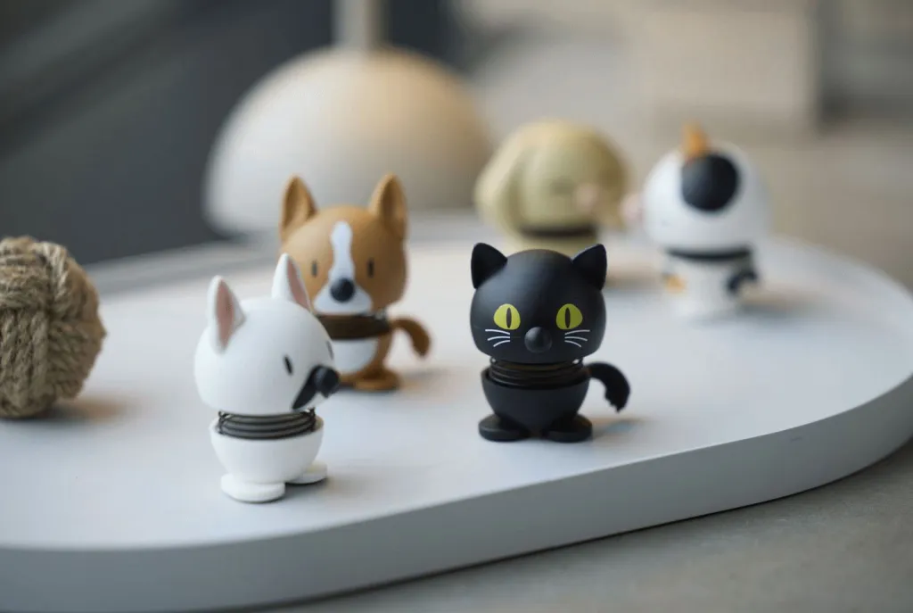 Outlet Kat XS, Sort Træfigurer Og Figurer
