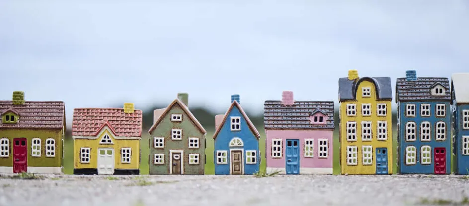 Discount Ib Laursen Lyshus My Home Town H14 cm, Hvid/Gul/Rød