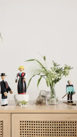 Discount Kay Bojesen Denmark Kay Bojesen Norsk Bunad Kvinde 18 cm, Malet Bøgetræ
