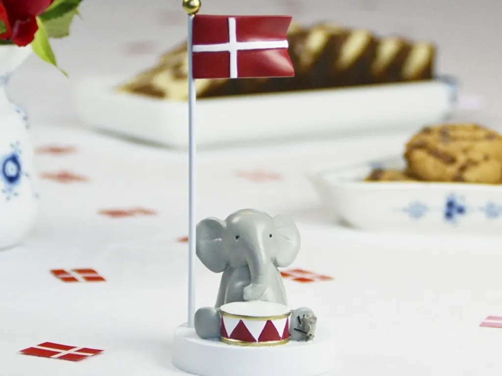 Børn Kids By Friis Fødselsdagsdekoration|Bordflag > Bordflag Elefant m. Tromme H14,5 cm