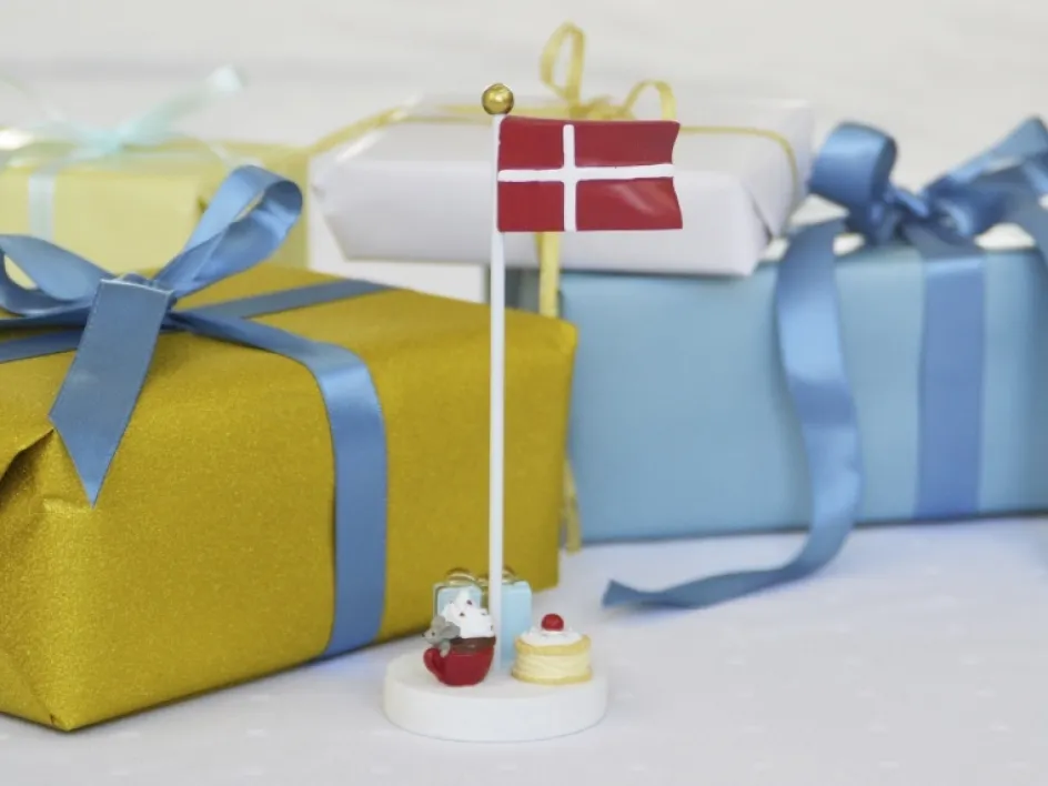 Best Kids By Friis Bordflag Kager & Pakke H14 cm