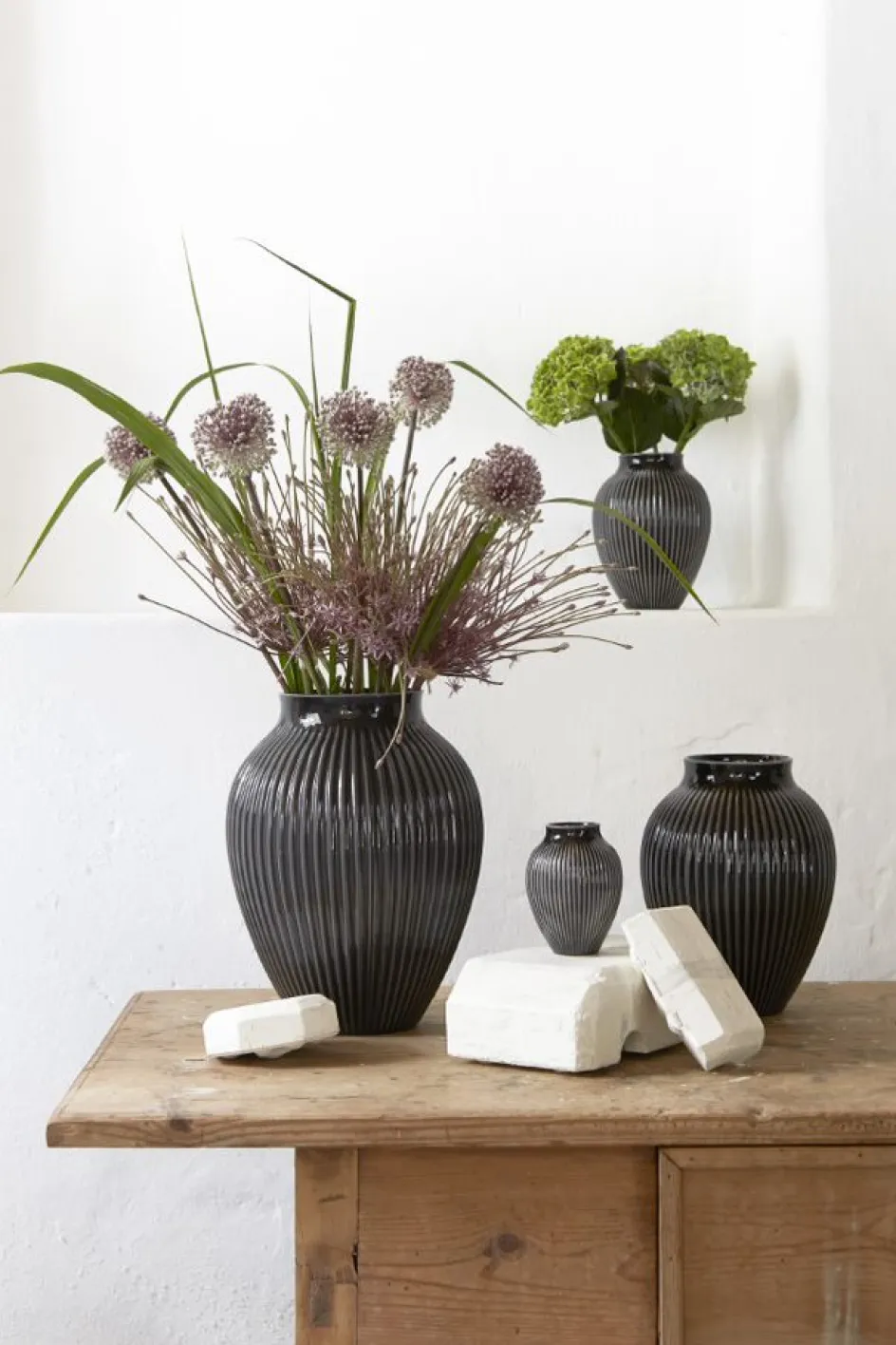 New Knabstrup Keramik Ripple Vase H, Sort