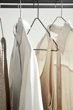 Kristina Dam Studio Tøjbøjler > Hang'Em Bøjle 5 stk, Sort