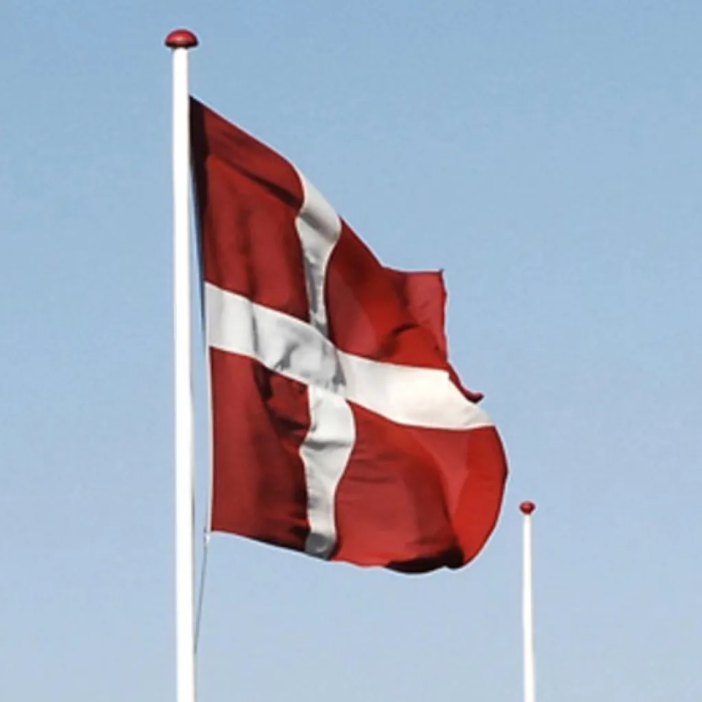 Langkilde & Søn Uderum > Luksus Dannebrogsflag til Flagstang