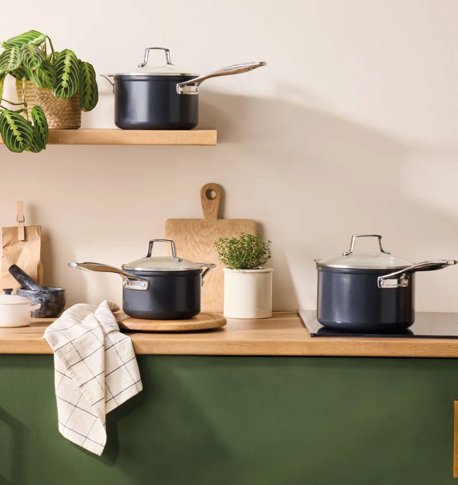 Best Le Creuset Essential Kasserolle m. Keramisk Non-stick Belægning 18 cm/2,8 L, Black