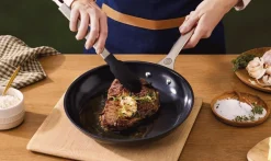 New Le Creuset Essential Stegepande m. Keramisk Non-stick Belægning , Black