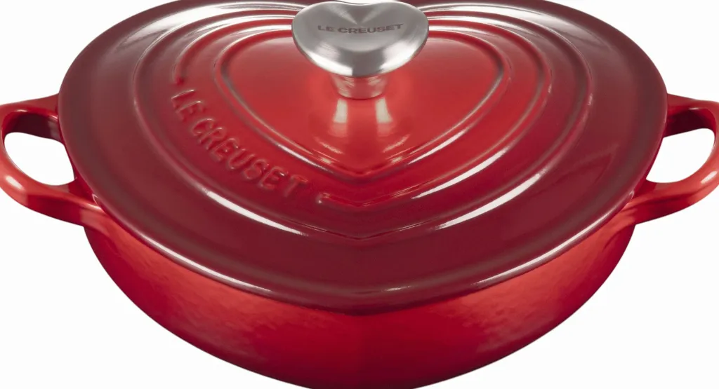 Le Creuset Gryder Og Kasseroller > Heart Signature Støbejernsbuffetgryde m. Hjerteformet Knop 20 cm/1,9 L,