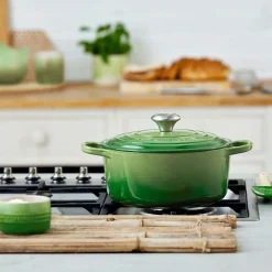 Discount Le Creuset Signature Rund Støbejernsgryde 28 cm/6,7 L, Bamboo Green