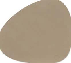 Clearance Lind DNA Curve Recycled Læder Dækkeserviet 37x44 cm, Nupo Clay Brown