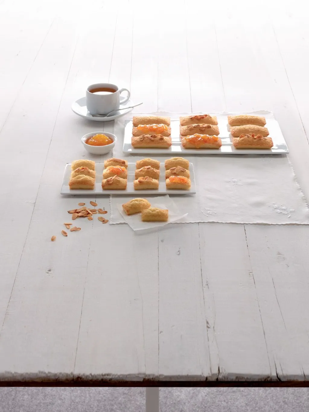 Discount Financier Kageform 9 Huller 30 cm, Bageforme