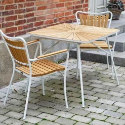 Mandalay Marguerit Havemøbelsæt m. 2 Stole , Teak/Hvid