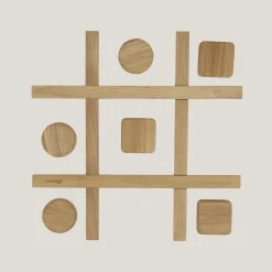 Hot Sussex Kryds & Bolle, Teak Uderum