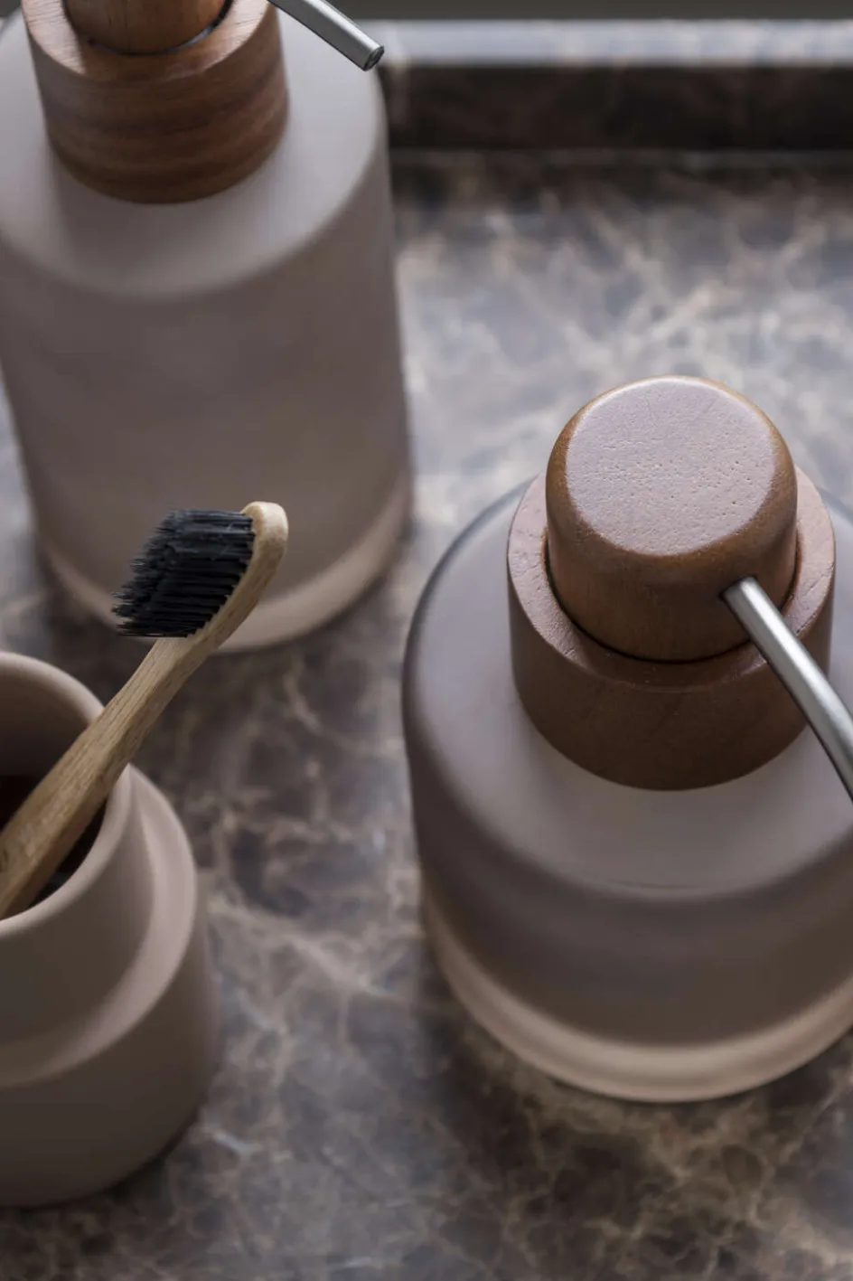 Sale Mette Ditmer Modest Sæbedispenser, Walnut