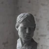 Mette Ditmer Stue|Træfigurer Og Figurer > Buste H30 cm, Hvid
