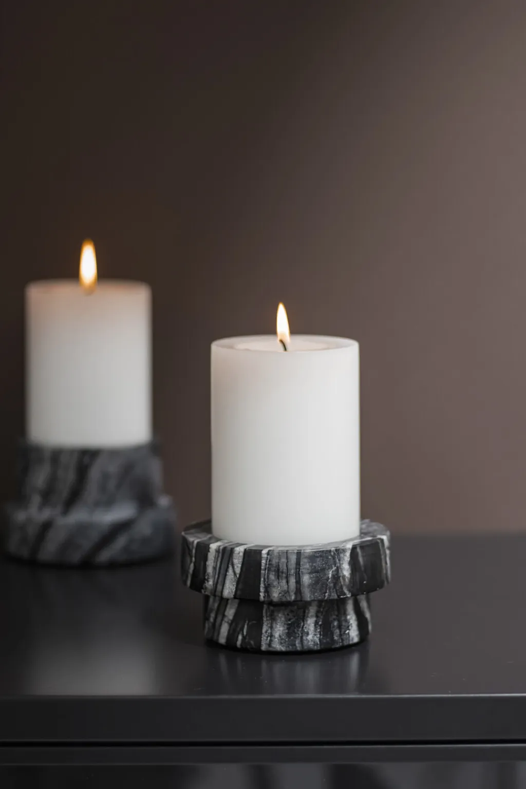 Marble Lysestage Ø10 x H5 cm, Sort/Grå Lysestager