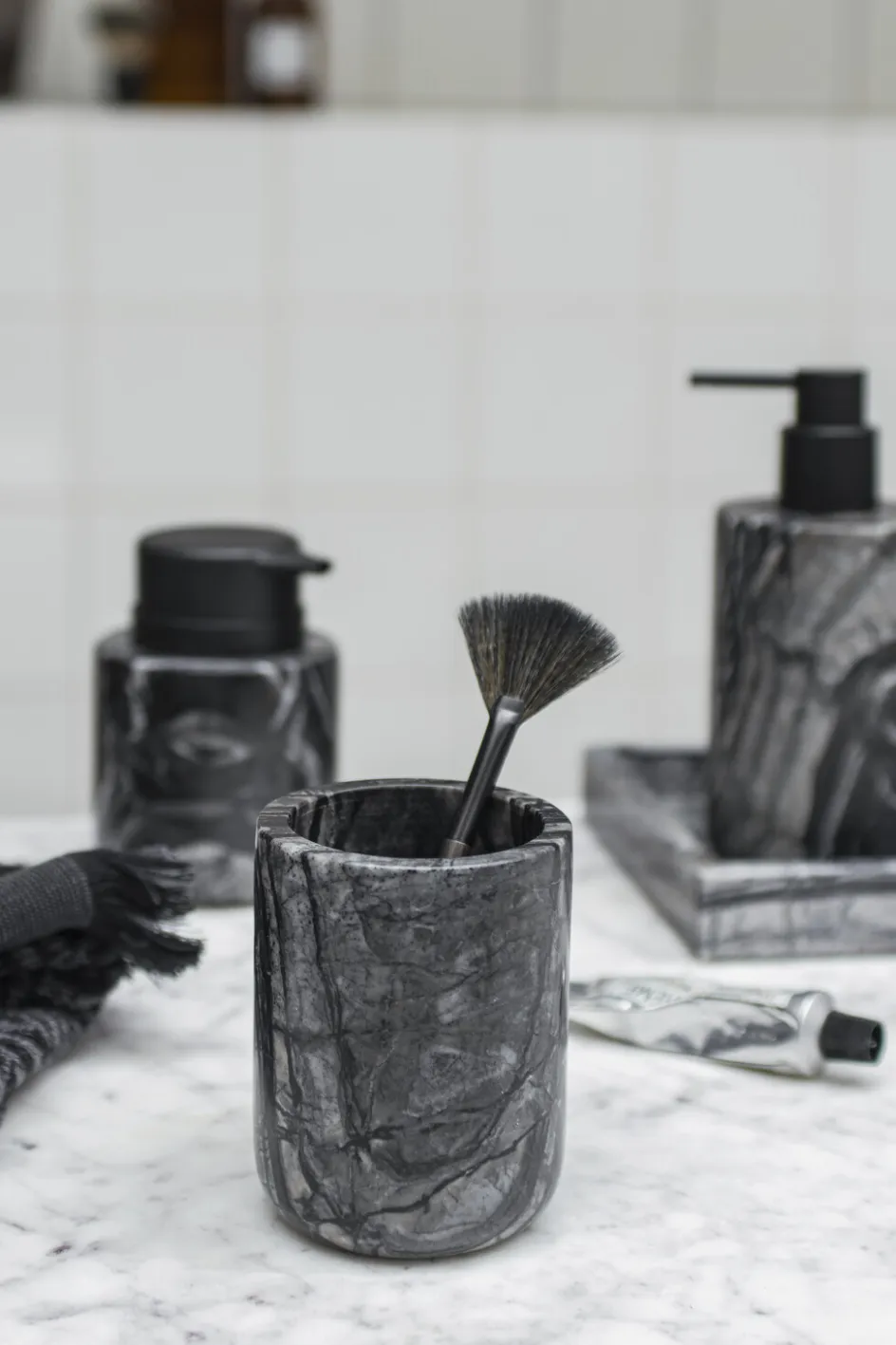 New Mette Ditmer Marble Tandbørstekrus, Sort/Grå