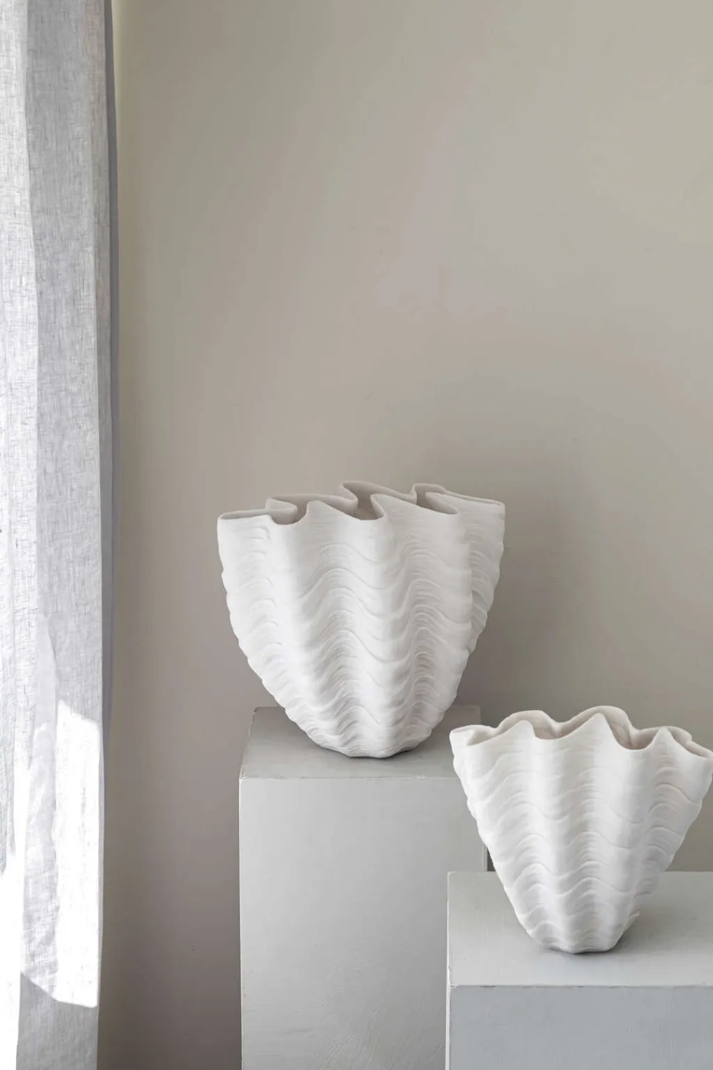 Mette Ditmer Stue|Vaser > Shell Vase H, Off-white