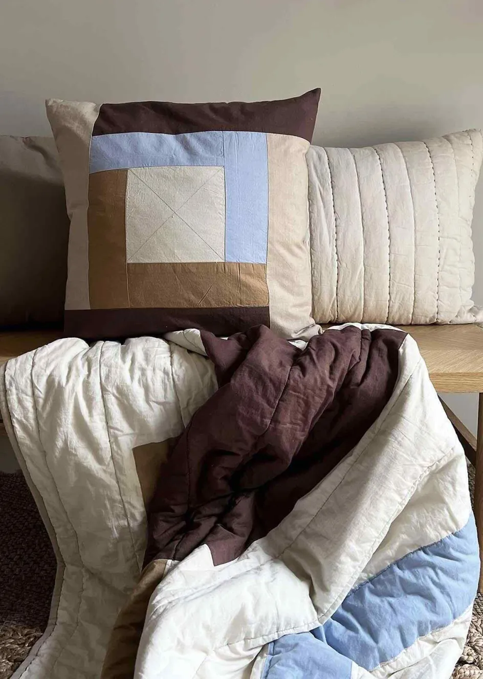 Discount MOUD Home Patch Quiltet Vattæppe 130x170 cm, Blå/Beige/Brun