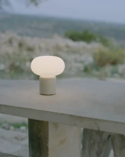 New Works Lamper Til Soveværelset|Bordlamper > Karl-Johan Trådløs Bordlampe H18 cm, Lys Grå