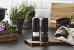 Nordic Sense Salt Og Peber|Salt Og Peber > Elektrisk Salt- og Peberkværn H14,8 cm, Sort