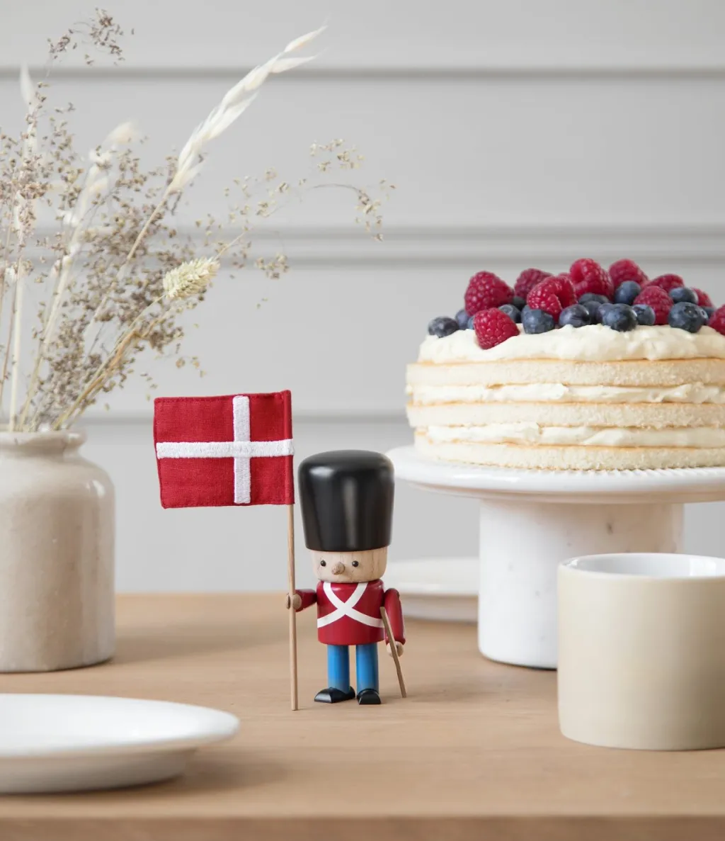 Sale Garder Ceremoniuniform, Rød Træfigurer Og Figurer